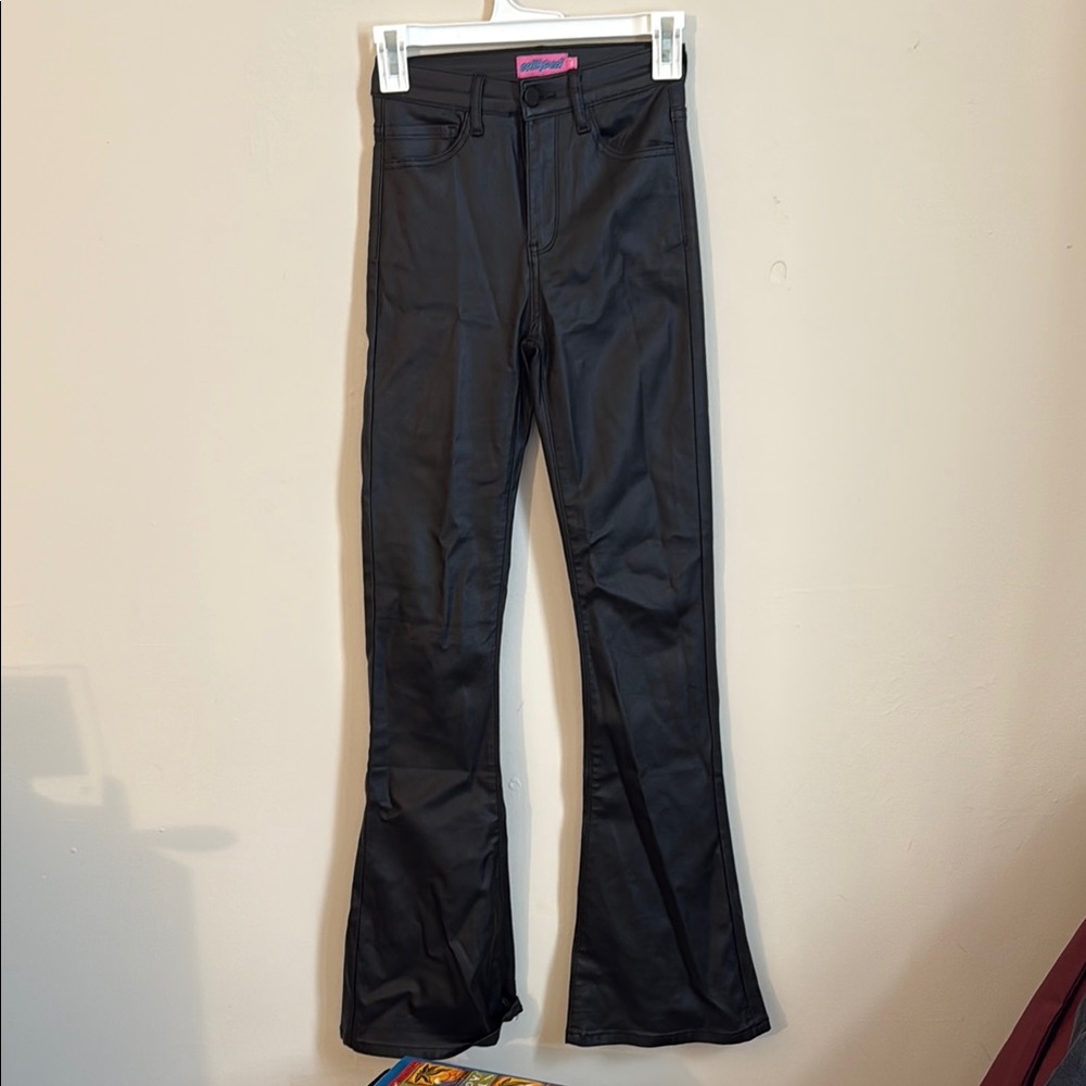 Edikted Black High Rise Jeans with Sleek Design